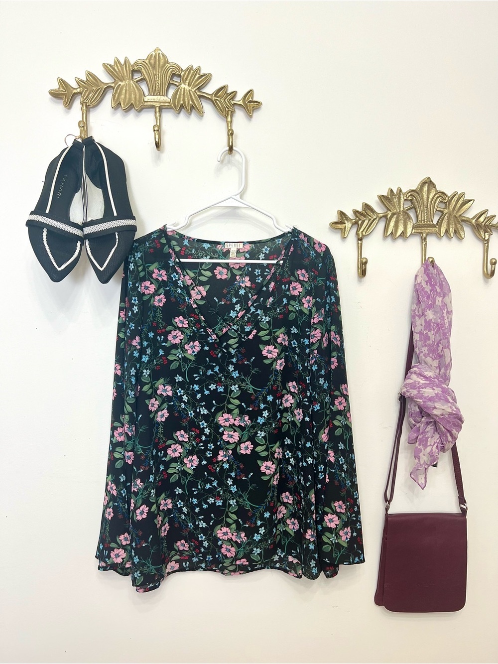Shabby chic Floral V-Neck Long-XL ptp 23” l 29”